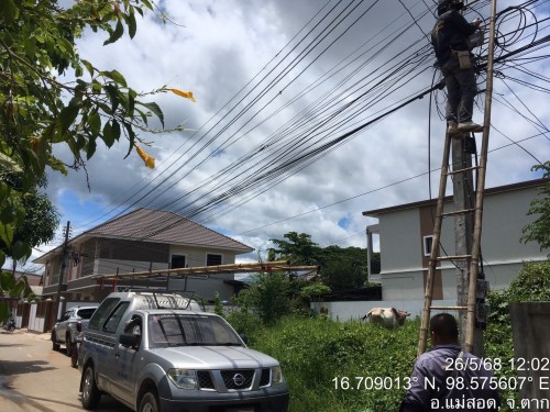 เจ้าหน้าที่กองยุทธศาสตร์และงบประมาณ ดำเนินการตามคำร้อง ขอซ่อมแซมเคเบิ้ลทีวี ชุมชนวัดหลวง