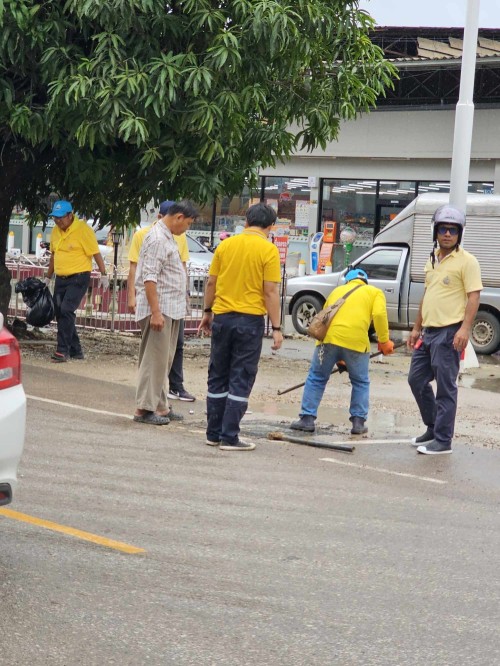 กิจกรรม \"จิตอาสาพัฒนาปรับปรุงภูมิทัศน์\" เฉลิมพระเกียรติพระบาทสมเด็จพระเจ้าอยู่หัว เนื่องในโอกาสพระราชพิธีมหามงคล เฉลิมพระชนมพรรษา 6 รอบ