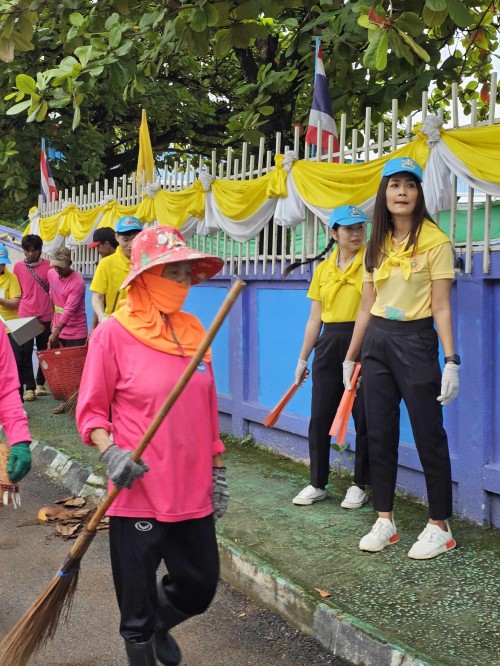 กิจกรรม \"จิตอาสาพัฒนาปรับปรุงภูมิทัศน์\" เฉลิมพระเกียรติพระบาทสมเด็จพระเจ้าอยู่หัว เนื่องในโอกาสพระราชพิธีมหามงคล เฉลิมพระชนมพรรษา 6 รอบ