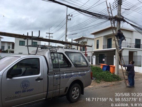 เจ้าหน้าที่กองยุทธศาสตร์และงบประมาณ ดำเนินการตามคำร้อง ขอซ่อมแซมเคเบิ้ลทีวี ชุมชนสองแควสอง ชุมชนวัดหลวง และชุมชนบ้านทุ่ง