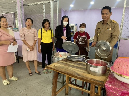 เทศบาลนครแม่สอดลงพื้นที่ตรวจเยี่ยมการดำเนินโครงการอาหารกลางวันโรงเรียนแม่สอด