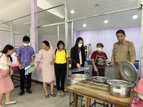 เทศบาลนครแม่สอดลงพื้นที่ตรวจเยี่ยมการดำเนินโครงการอาหารกลางวันโรงเรียนแม่สอด