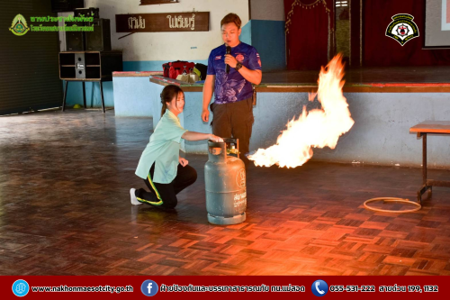 ดับเพลิงนครแม่สอด ดำเนินการให้ความรู้เกี่ยวกับการป้องกัน และระงับอัคคีภัยให้กับคณะครู นักเรียนโรงเรียนเทศบาลวัดมณีไพรสณฑ์