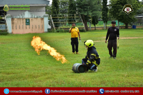 ดับเพลิงนครแม่สอด ดำเนินการให้ความรู้เกี่ยวกับการป้องกัน และระงับอัคคีภัยให้กับคณะครู นักเรียนโรงเรียนเทศบาลวัดมณีไพรสณฑ์
