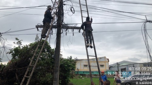 เจ้าหน้าที่กองยุทธศาสตร์และงบประมาณ ดำเนินการถามคำร้องจัดระเบียบสายเคเบิ้ลทีวี  เพื่อการศึกษาเทศบาลนครแม่สอด ชุมชนประชารักษ์และบัวคูณ