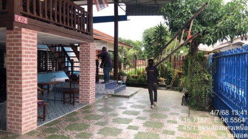 เจ้าหน้าที่กองยุทธศาสตร์และงบประมาณ ดำเนินการตามคำร้อง ขอซ่อมแซมเคเบิ้ลทีวี ชุมชนสองแควหนึ่ง