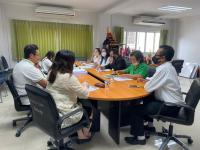 เมื่อวันที่ 17 มิถุนายน 2563 ผู้อำนวยการกองคลังและเจ้าหน้าหน้าที่พัสดุประชุมร่วมกับคณะกรรมการการพิจารณาผลการประกวดราคาอิเล็กทรอนิกส์ เรื่องการจัดซื้อหนังสือเรียน ปีการศึกษา 2563