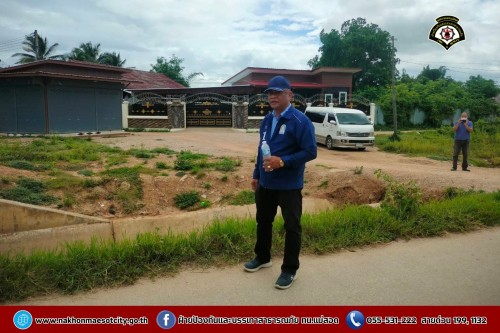 ดับเพลิงนครแม่สอด ร่วมเทศบาลนครแม่สอดกับหน่วยพัฒนาการเคลื่อนที่ 33 (นพค.33) ลงพื้นที่สำรวจเส้นทางระบายน้ำ