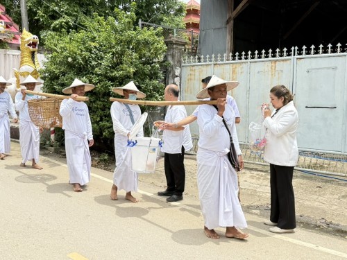 เทศบาลนครแม่สอดร่วมกับวัดแม่ซอดน่าด่านจัดประเพณีแล้อุ๊ปั๊ดตะก่า