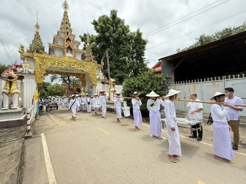 เทศบาลนครแม่สอดร่วมกับวัดแม่ซอดน่าด่านจัดประเพณีแล้อุ๊ปั๊ดตะก่า