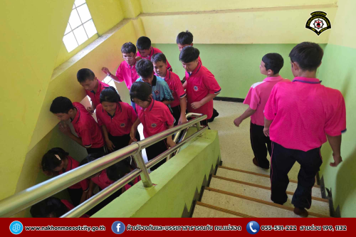 ดับเพลิงนครแม่สอด ดำเนินการให้ความรู้เกี่ยวกับการป้องกันและระงับอัคคีภัยให้กับคณะครู นักเรียนโรงเรียนเทศบาลวัดดอนแก้ว