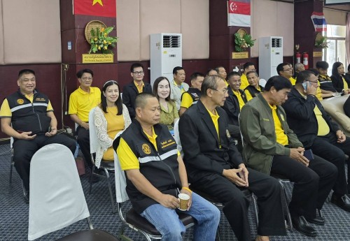 ผู้อำนวยการกองการเจ้าหน้าที่ ร่วมพิธีเปิดโครงการฝึกอาชีพ ให้ความรู้ชุมชนในเขตเทศบาลนครแม่สอด