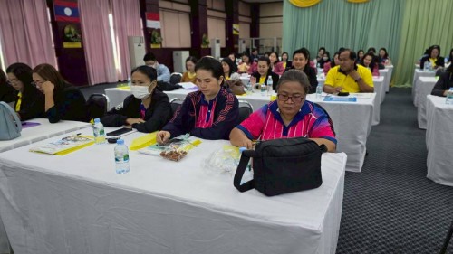 โครงการอบรมเชิงปฏิบัติการพนักงานครู และบุคลากรทางการศึกษา วันที่ 1