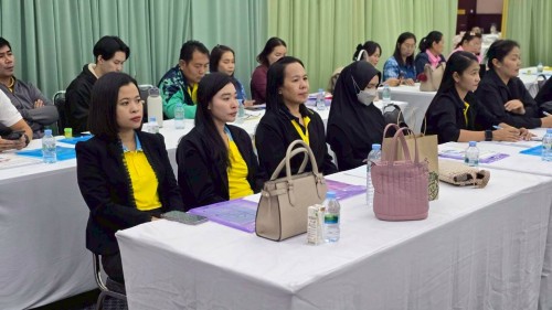 โครงการอบรมเชิงปฏิบัติการพนักงานครู และบุคลากรทางการศึกษา วันที่ 1