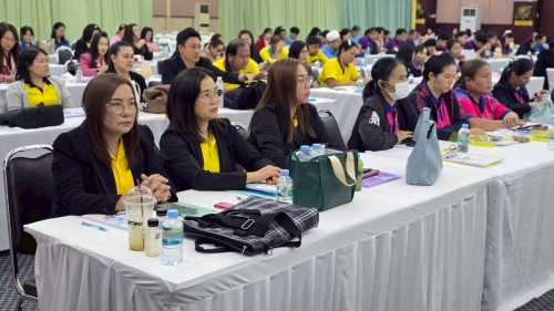 โครงการอบรมเชิงปฏิบัติการพนักงานครู และบุคลากรทางการศึกษา วันที่ 1