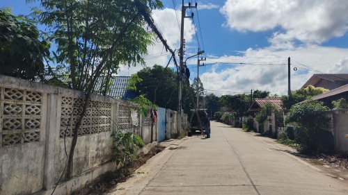เจ้าหน้าที่กองยุทธศาสตร์และงบประมาณ ดำเนินการตามคำร้อง ขอซ่อมแซมเคเบิ้ลทีวี ชุมชนร่วมแรง ซ.7