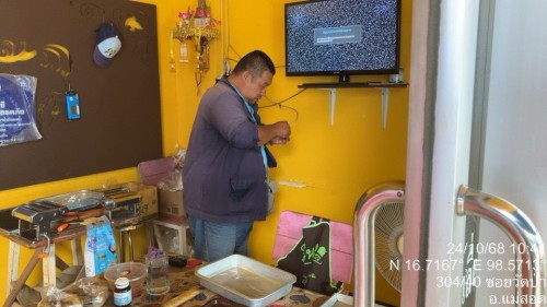 เจ้าหน้าที่กองยุทธศาสตร์และงบประมาณ ดำเนินการตามคำร้อง ขอซ่อมแซมเคเบิ้ลทีวี ชุมชนจ๊อกจอ