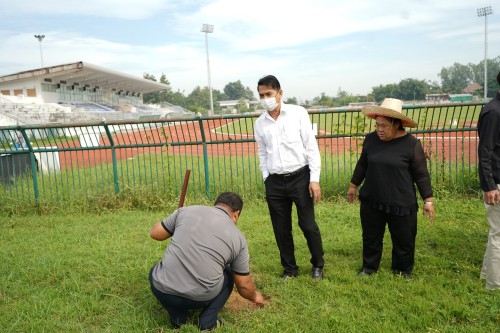 กองการศึกษาร่วมปลูกต้นไม้ เนื่องในโอกาสวันรักต้นไม้ประจำปีของชาติ