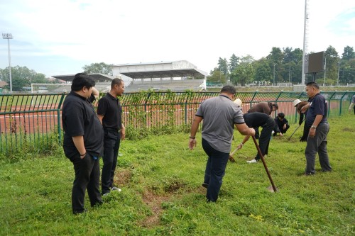 กองการศึกษาร่วมปลูกต้นไม้ เนื่องในโอกาสวันรักต้นไม้ประจำปีของชาติ