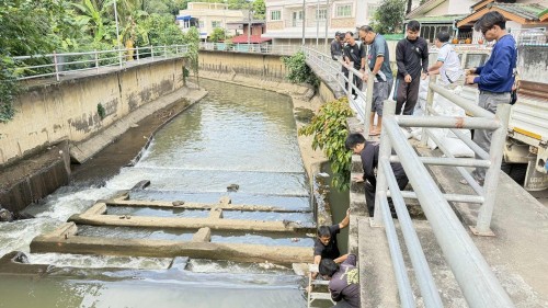 เทศบาลนครแม่สอดจัดทำฝายกั้นน้ำสำหรับกิจกรรมงานประเพณีลอยกระทง ประจำปี 2568