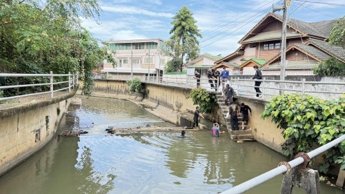 เทศบาลนครแม่สอดจัดทำฝายกั้นน้ำสำหรับกิจกรรมงานประเพณีลอยกระทง ประจำปี 2568