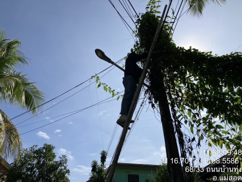 เจ้าหน้าที่กองยุทธศาสตร์และงบประมาณ ดำเนินการตามคำร้องขอซ่อมแซมเคเบิ้ลทีวี ชุมชนประชารักษ์ และชุมชนร่วมแรง