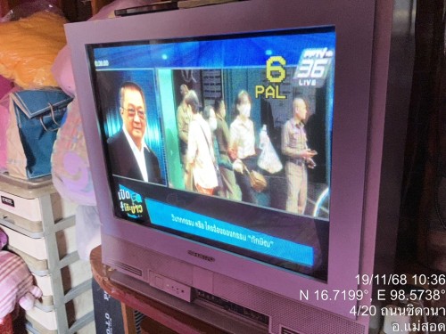 เจ้าหน้าที่กองยุทธศาสตร์และงบประมาณ ดำเนินการตามคำร้องขอซ่อมแซมเคเบิ้ลทีวี ชุมชนจ๊อกจอ