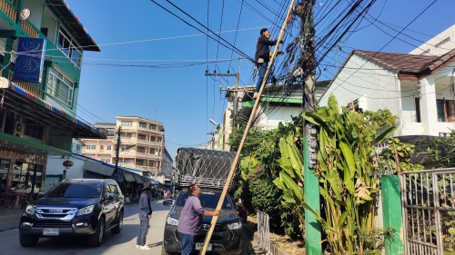 เจ้าหน้าที่กองยุทธศาสตร์และงบประมาณ ดำเนินการตามคำร้องขอซ่อมแซมเคเบิ้ลทีวี ชุมชนวัดหลวงและชุมชนปู่แดง
