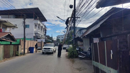 เจ้าหน้าที่กองยุทธศาสตร์และงบประมาณ ดำเนินการตามคำร้องขอซ่อมแซมเคเบิ้ลทีวี ชุมชนวัดหลวง