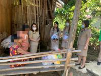 ลงพื้นที่ชุมชนปู่แดง,ชุมชนร่วมแรงตรวจการปรับปรุงห้องส้วม,การปรับสภาพที่อยู่อาศัยเพื่อให้การเยี่ยมเยือนผู้สูงอายุและครอบครัวที่อยู่ในภาวะที่ต้องได้รับการดูระยะยาว พร้อมมอบเครื่องบริโภคเพื่อใช้ในการดำรงชีพอันเป็นประโยชน์แก่ครัวเรือนต่อไป