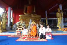 กิจกรรมบุญตักบตร และประพรมน้ำมนต์ ข้าวดอกไม้ เสริมสร้างสิริมงคลและขวัญกำลังใจให้แก่พุทธศาสนิกชนชาวอำเภอแม่สอด