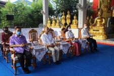 กิจกรรมบุญตักบตร และประพรมน้ำมนต์ ข้าวดอกไม้ เสริมสร้างสิริมงคลและขวัญกำลังใจให้แก่พุทธศาสนิกชนชาวอำเภอแม่สอด