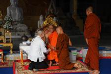 กิจกรรมบุญตักบตร และประพรมน้ำมนต์ ข้าวดอกไม้ เสริมสร้างสิริมงคลและขวัญกำลังใจให้แก่พุทธศาสนิกชนชาวอำเภอแม่สอด