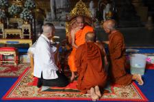 กิจกรรมบุญตักบตร และประพรมน้ำมนต์ ข้าวดอกไม้ เสริมสร้างสิริมงคลและขวัญกำลังใจให้แก่พุทธศาสนิกชนชาวอำเภอแม่สอด