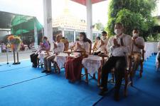 กิจกรรมบุญตักบตร และประพรมน้ำมนต์ ข้าวดอกไม้ เสริมสร้างสิริมงคลและขวัญกำลังใจให้แก่พุทธศาสนิกชนชาวอำเภอแม่สอด