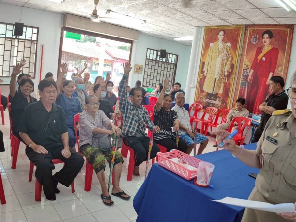 LINE_ALBUM_68.11.17 คก.จัดทำแผนชช.สองแคว 2_251117_11