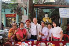 กิจกรรมบุญตักบตร และประพรมน้ำมนต์ ข้าวดอกไม้ เสริมสร้างสิริมงคลและขวัญกำลังใจให้แก่พุทธศาสนิกชนชาวอำเภอแม่สอด