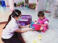 คลินิกชุมชนอบอุ่น ออกให้บริการตรวจสุขภาพเด็กปฐมวัยในศูนย์พัฒนาเด็กเล็กสังกัดเทศบาลนครแม่สอด 