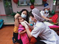 คลินิกชุมชนอบอุ่น ออกให้บริการตรวจสุขภาพเด็กปฐมวัยในศูนย์พัฒนาเด็กเล็กสังกัดเทศบาลนครแม่สอด 