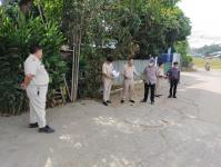 นายกุล  เครือวีระ รองนายกเทศมนตรีนครแม่สอด พร้อมด้วยกองช่างลงพื้นที่สำรวจถนนภายในเขตเทศบาลนครแม่สอด และพื้นที่ที่ชาวบ้านร้องเรียน