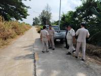 นายกุล  เครือวีระ รองนายกเทศมนตรีนครแม่สอด พร้อมด้วยกองช่างลงพื้นที่สำรวจถนนภายในเขตเทศบาลนครแม่สอด และพื้นที่ที่ชาวบ้านร้องเรียน