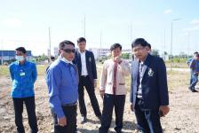 ร่วมประชุมตรวจสอบพื้นที่โครงการก่อสร้างสระว่ายน้ำชุมชนเทศบาลนครแม่สอด