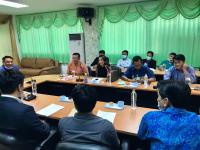 ร่วมประชุมตรวจสอบพื้นที่โครงการก่อสร้างสระว่ายน้ำชุมชนเทศบาลนครแม่สอด