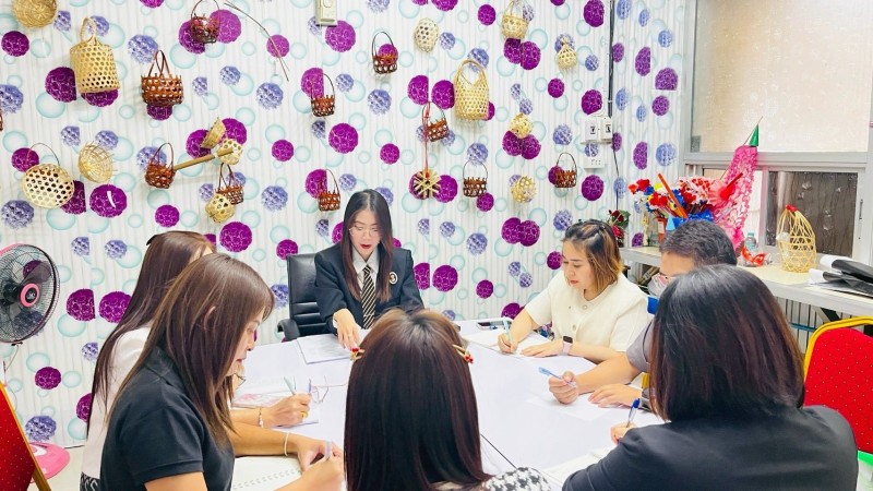 ประชุมฝ่ายสังคมสงเคราะห์ เพื่อติดตาม ภารกิจงานในฝ่ายฯพร้อมสอบถามปัญหาอุปสรรคในการดำเนินงาน