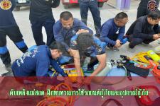 ดับเพลิงเเม่สอด ฝึกทบทวนการใช้รถยนต์ดับเพลิงเเละอุปกรณ์ดับเพลิง