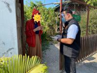 เจ้าหน้าที่คลินิกชุมชนอบอุ่นเทศบาลนครแม่สอด ออกติดตามกลุ่มเสี่ยงสัมผัสผู้ป่วยติดเชื้อไวรัสโคโรนา 2019 (COVID-19)ในเขตเทศบาลนครแม่สอด