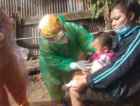 เจ้าหน้าที่คลินิกชุมชนอบอุ่นเทศบาลนครแม่สอด ออกติดตามกลุ่มเสี่ยงสัมผัสผู้ป่วยติดเชื้อไวรัสโคโรนา 2019 (COVID-19)ในเขตเทศบาลนครแม่สอด