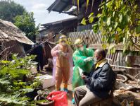 เจ้าหน้าที่คลินิกชุมชนอบอุ่นเทศบาลนครแม่สอด ออกติดตามกลุ่มเสี่ยงสัมผัสผู้ป่วยติดเชื้อไวรัสโคโรนา 2019 (COVID-19)ในเขตเทศบาลนครแม่สอด