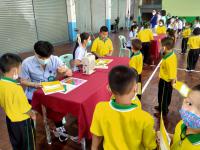 คลินิกชุมชนอบอุ่นฯ ออกให้บริการตรวจสุขภาพเด็กนักเรียนโรงเรียนเทศบาลวัดมณีไพรสณฑ์