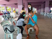 คลินิกชุมชนอบอุ่นฯ ออกให้บริการตรวจสุขภาพเด็กนักเรียนโรงเรียนเทศบาลวัดชุมพลคีรี